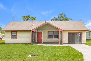 394 SHERMAN ST S E PALM BAY, FL 32909